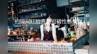 狼哥雇佣黑人留学生酒店嫖妓偷拍刚下海的年轻美少妇性感护士装3P大战