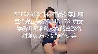 电影院深夜场，【Avove】无套内射，翘臀美乳，精液流到座位上真大胆，包场做爱劲爆刺激