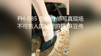 华裔辣妹扣逼吃屌被大鸡巴狂怼 直接送上高潮