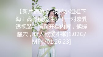 酒吧厕所偷拍到的高挑极品女神，这个酒吧里，个个都是美女