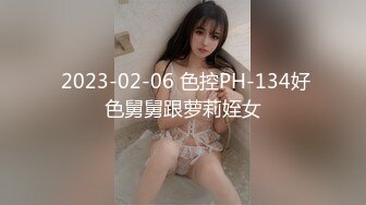 KTV女厕近距离偷拍长发小姐姐的小嫩鲍蹲在马桶上尿拍她的B可真费劲