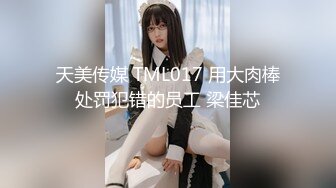 美女主播约了个小哥哥来家里当自己直播的男猪脚